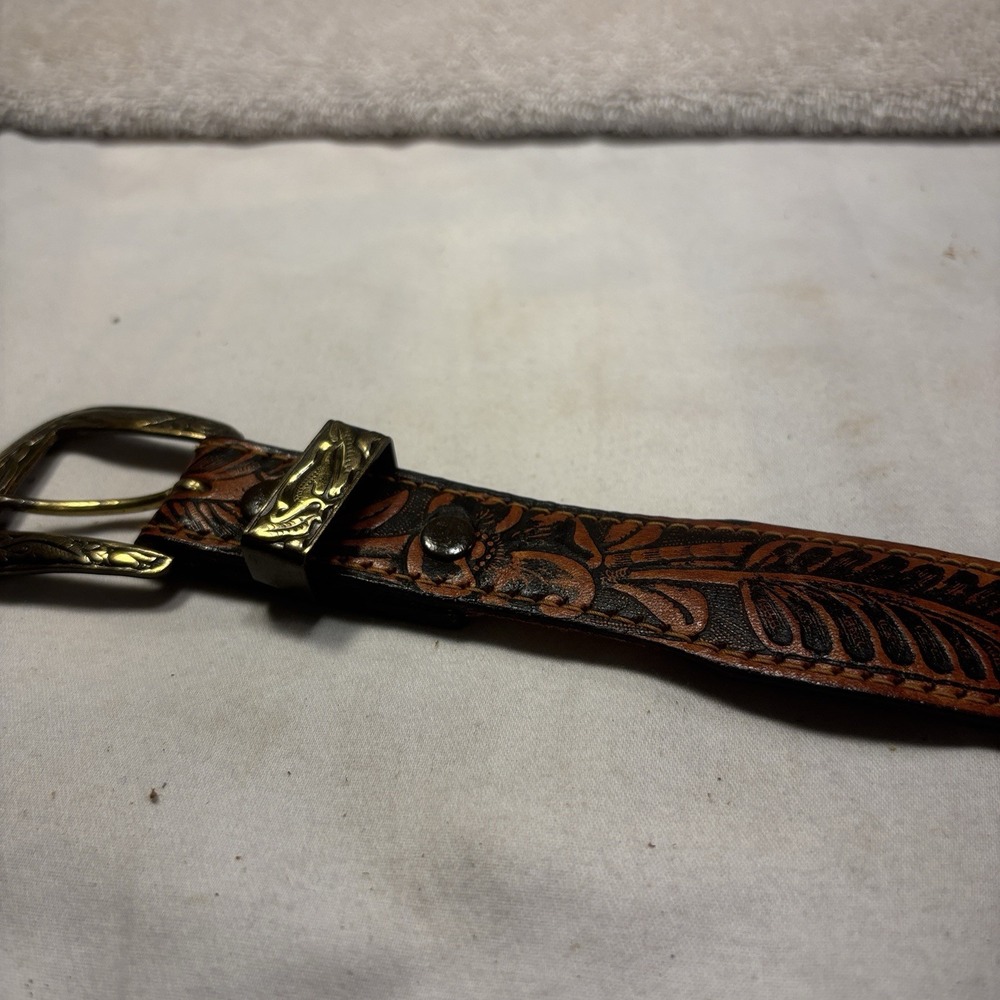 VTG Men 34 Tooled‎ Brown Irregular Cowboy Western Belt 1/2 Inch Smaller Ends